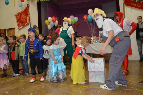 Dětský karneval Mořice 100